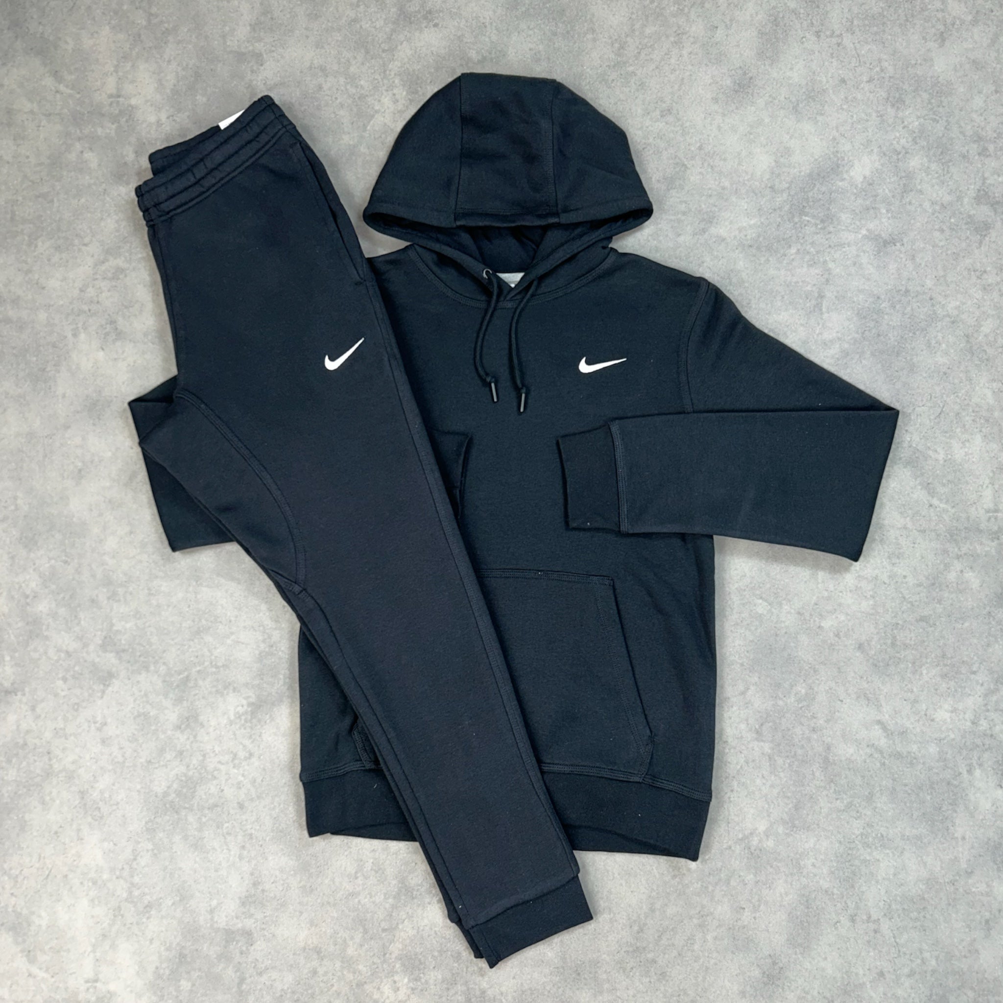 Nike club best sale tracksuit black