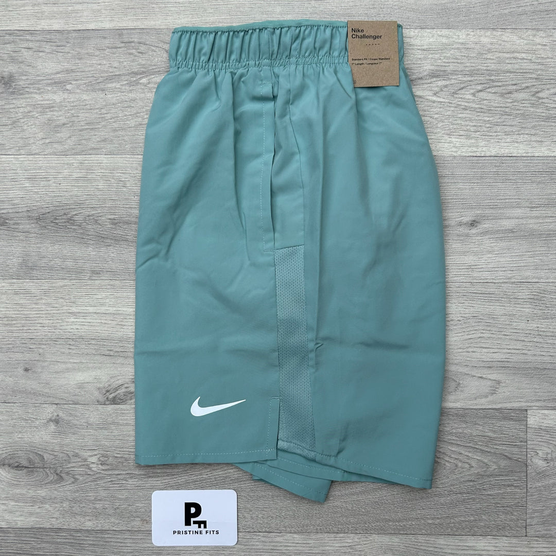 Nike Challenger Shorts 7” - Mint