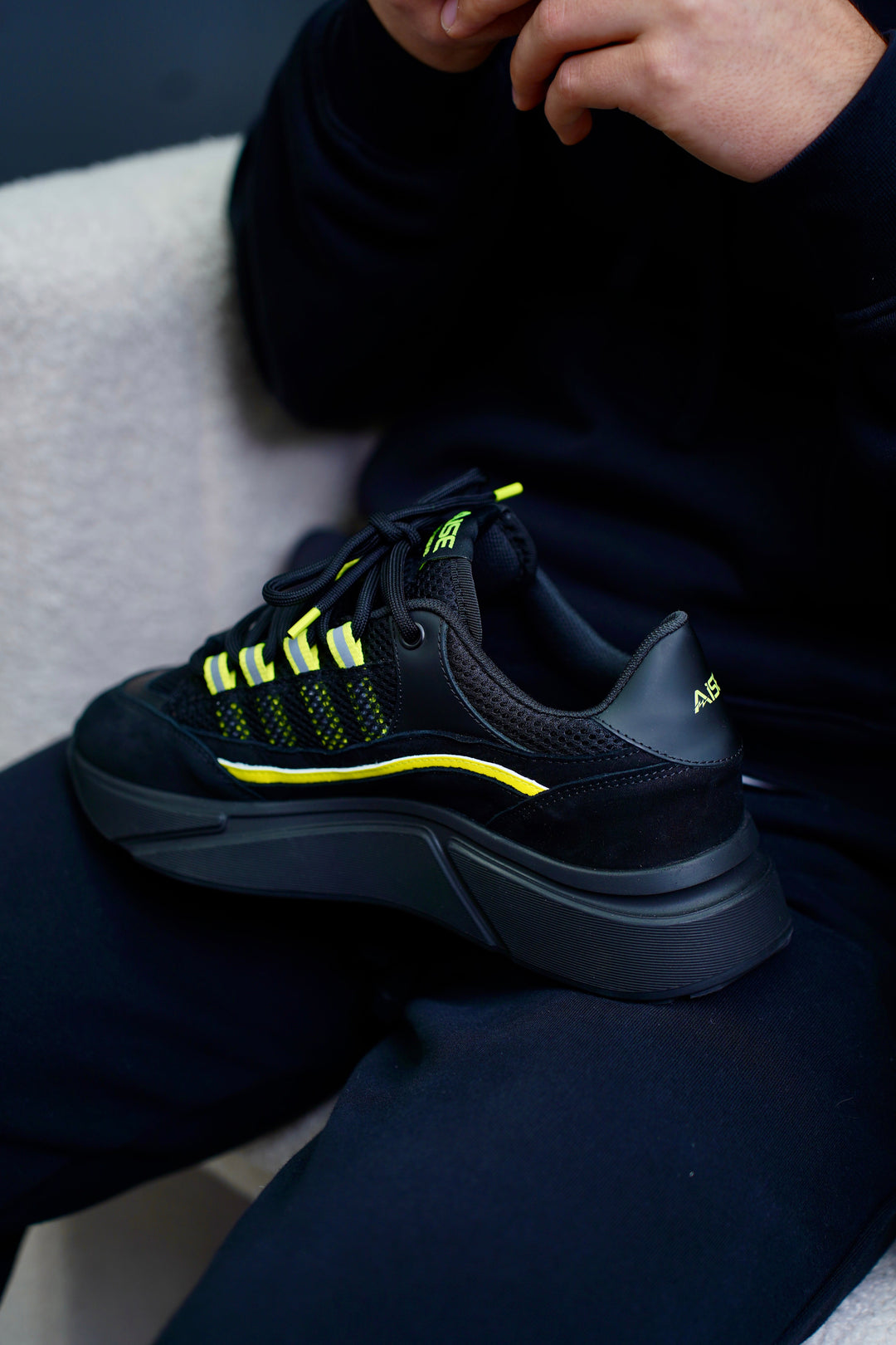 Volt Black Nexo Wave
