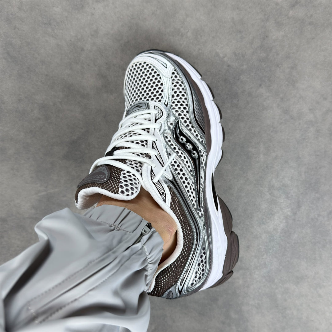 Saucony ProGrid Omni 9 White Brown