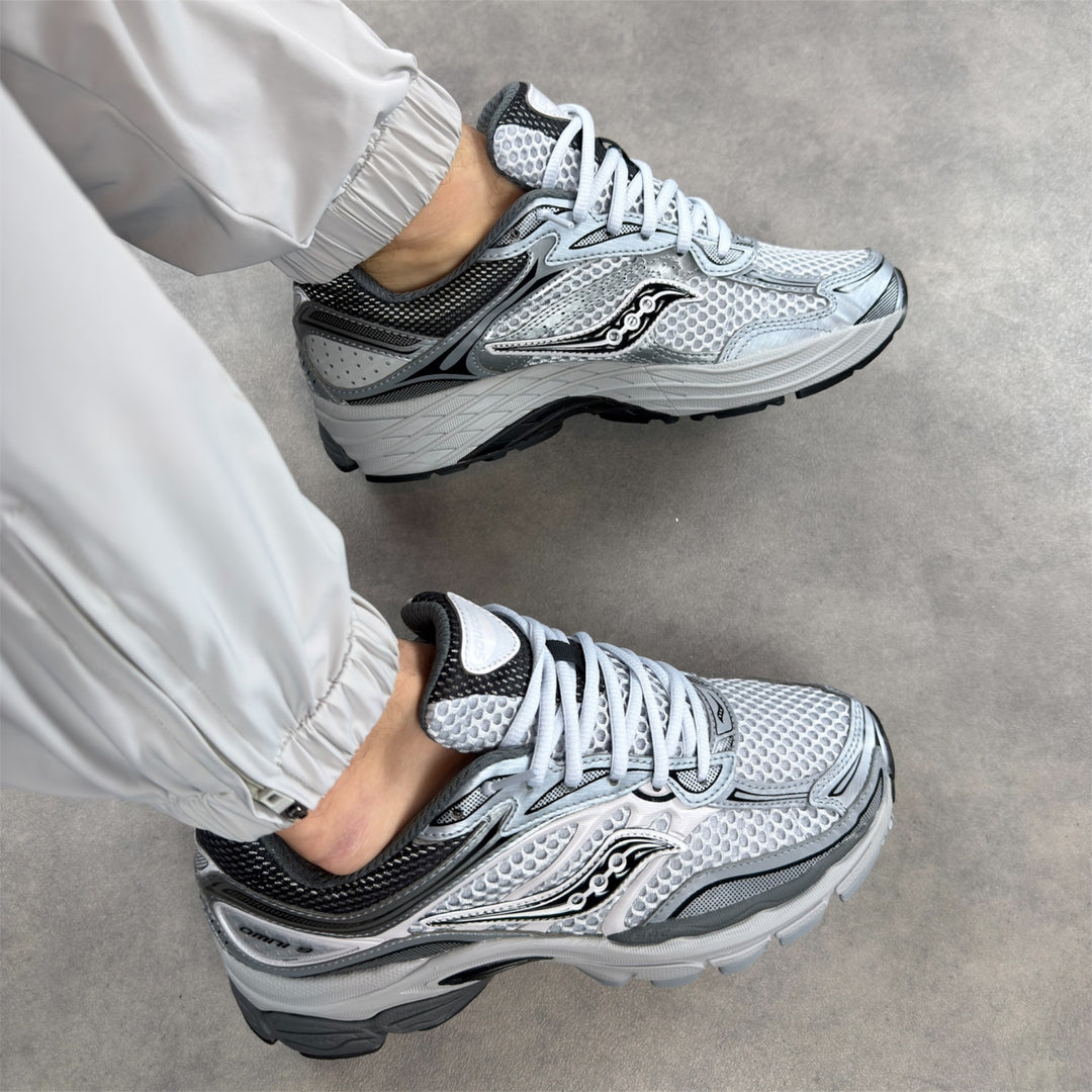 Saucony ProGrid Omni 9 Microchip