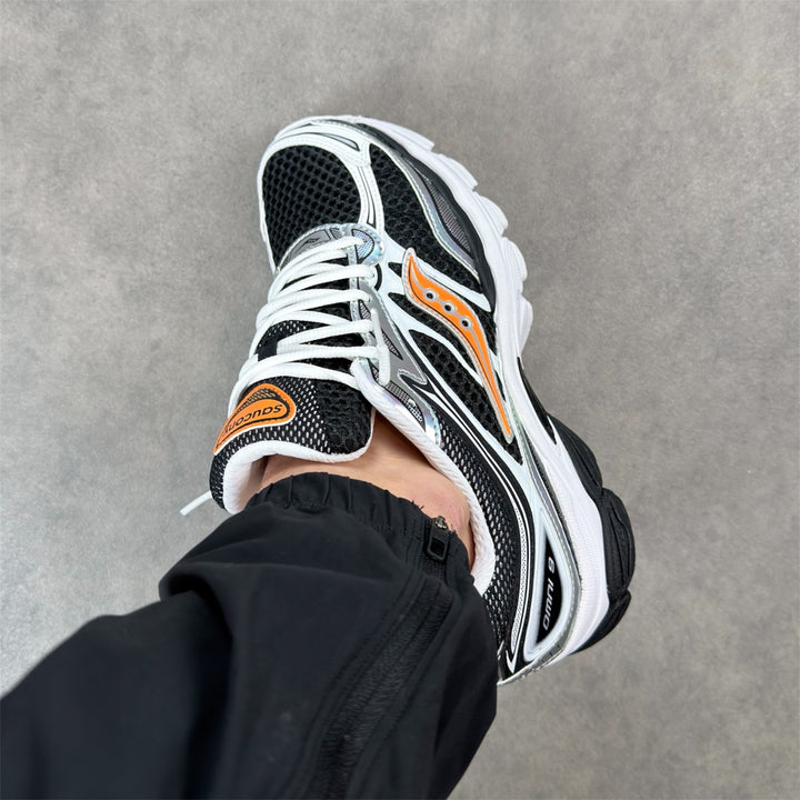 Saucony ProGrid Omni 9 Black Orange