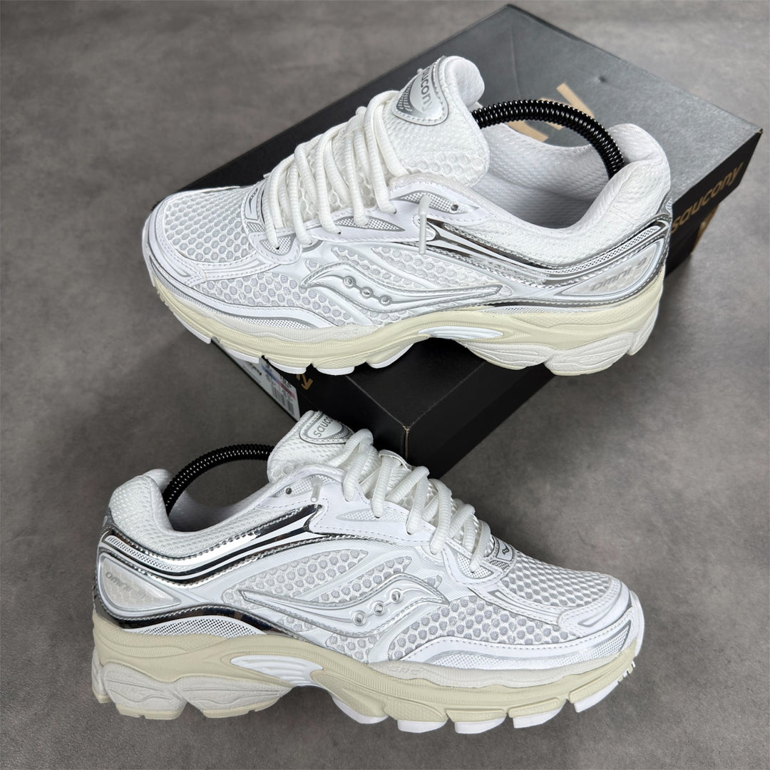 Saucony ProGrid Omni 9 White Eggshell