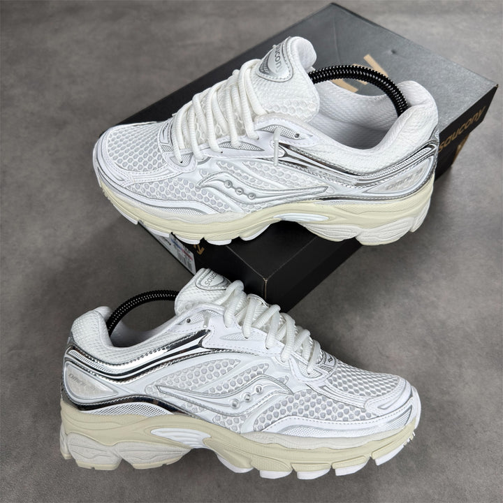 Saucony ProGrid Omni 9 White Eggshell