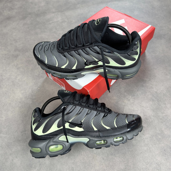 Nike Air Max Plus Iron Gray Light Liquid Lime Black
