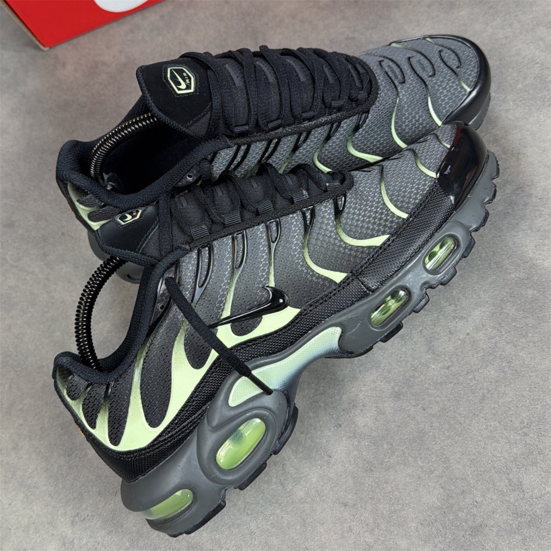 Nike Air Max Plus Iron Gray Light Liquid Lime Black