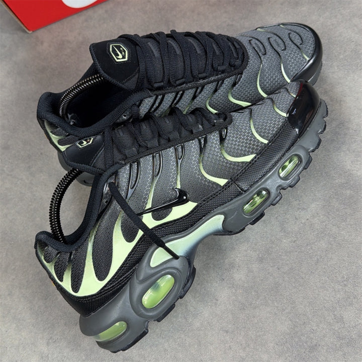 Nike Air Max Plus Iron Gray Light Liquid Lime Black