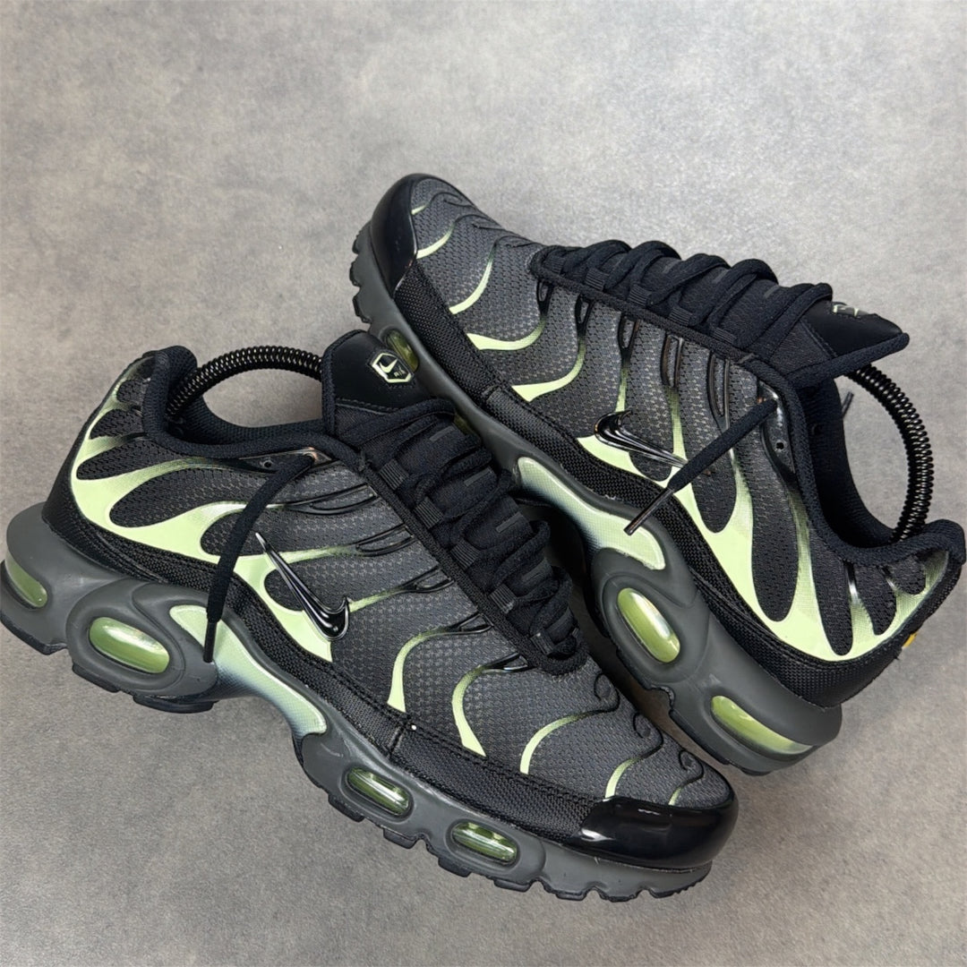 Nike Air Max Plus Iron Gray Light Liquid Lime Black